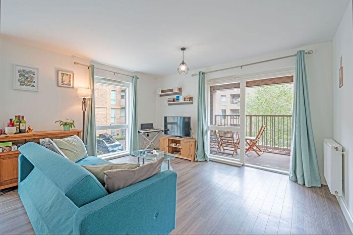 2 Bedroom Flat For Sale In Adenmore Road, Catford, SE6