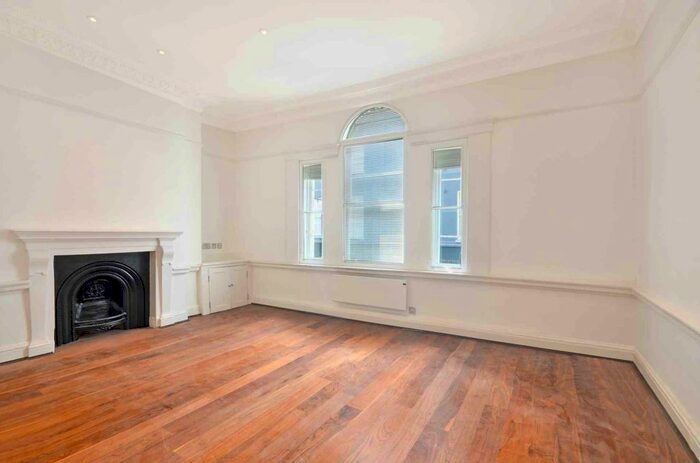 2 Bedroom Flat To Rent In Berwick Street, Soho, W1F