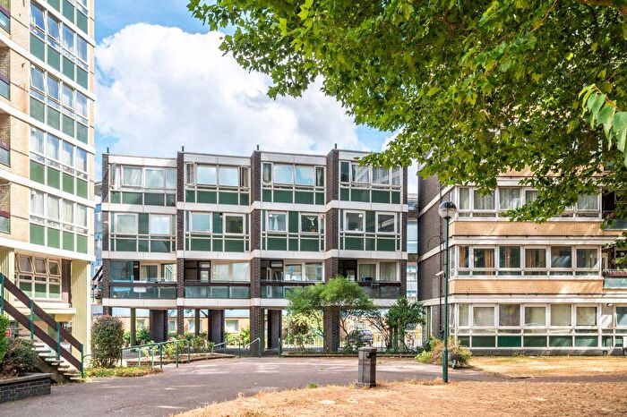 Studio To Rent In Avondale Square, South Bermondsey, London, SE1