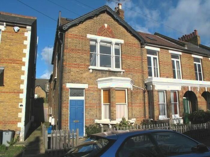 2 Bedroom Flat To Rent In Royal Road, Teddington, Middlesex, TW11