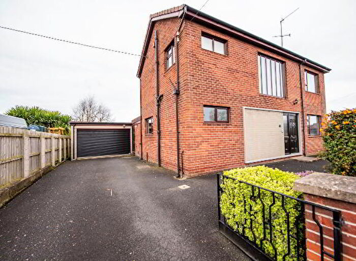 3 Bedroom Detached House For Sale In Enniscrone Park, Craigavon, BT63