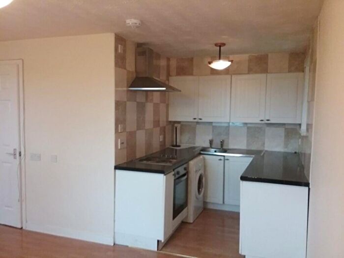 Studio To Rent In Beechwood Drive, Alexandria, G83