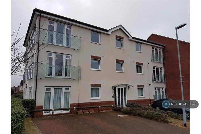 2 Bedroom Flat To Rent In Croyland Road, Wellingborough, NN8