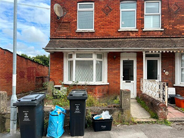 Apartment To Rent In Hunt Street, Old Town, Swindon, Wiltshire, SN1