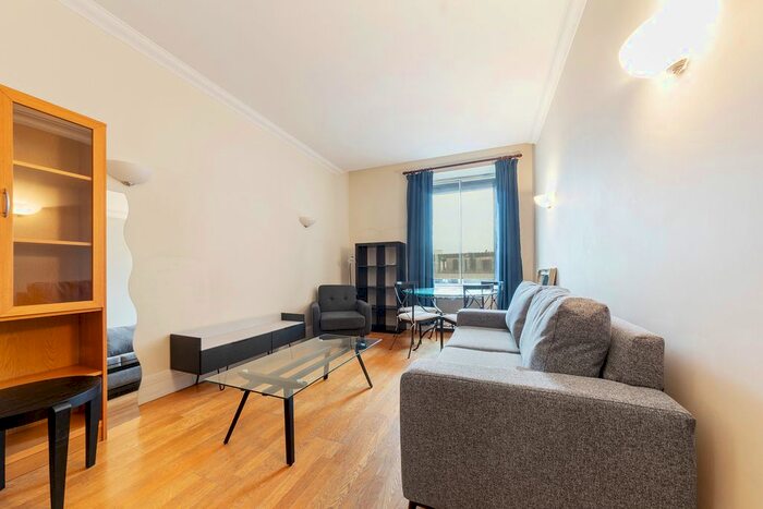 2 Bedroom Flat To Rent In Whitehouse Apartments, Belvedere Road, Southbank, London, SE1