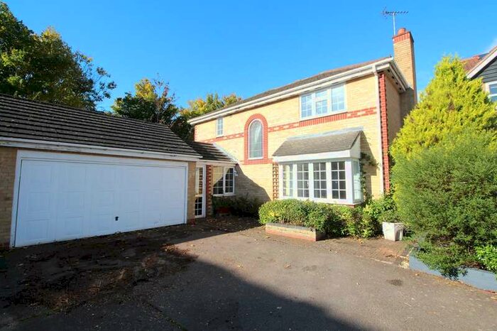4 Bedroom Detached House To Rent In Ivatt Court, Hitchin, SG4