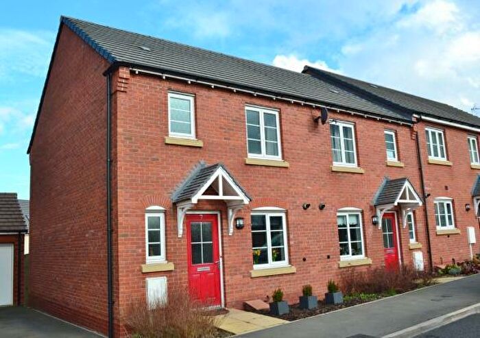 3 Bedroom Town House To Rent In Calder Gardens, Bingham, NG13