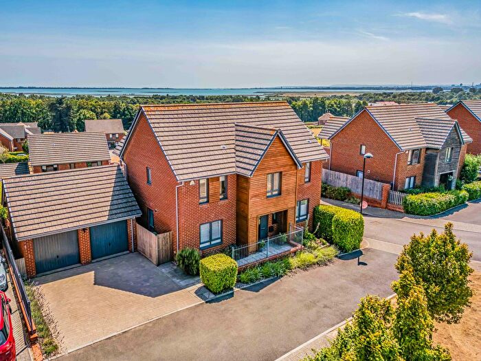 4 Bedroom Detached House For Sale In Bedhampton, Hampshire, PO9