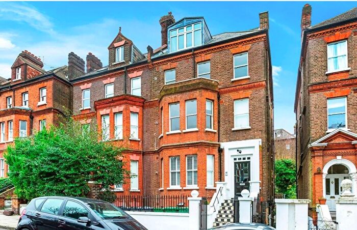 Studio To Rent In Frognal, Hampstead, London, NW3