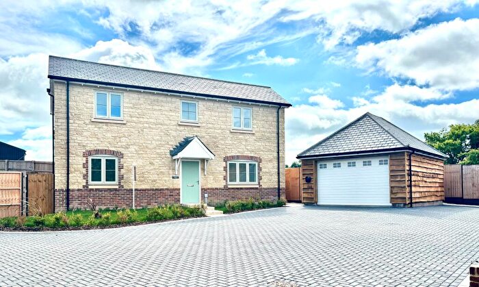 4 Bedroom Detached House For Sale In Hintons Croft, Wanborough, Swindon, SN4