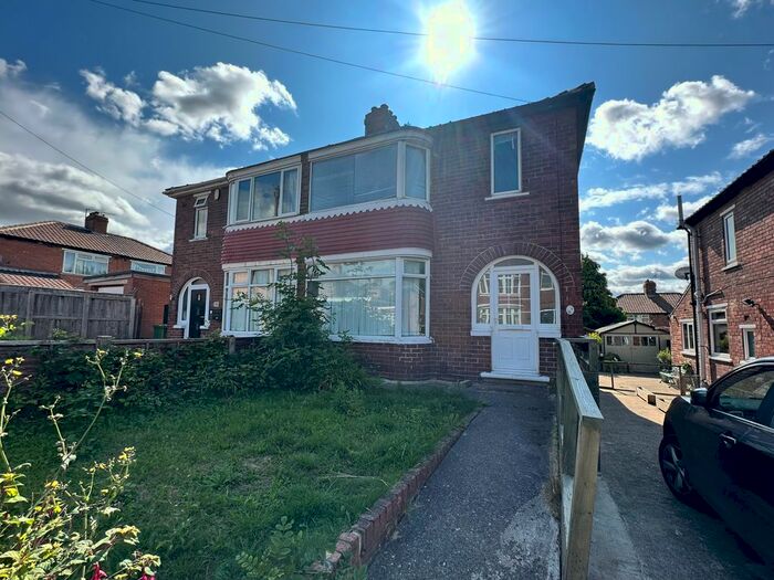 3 Bedroom Semi-Detached House To Rent In Crathorne Road, Stockton-On-Tees, TS20