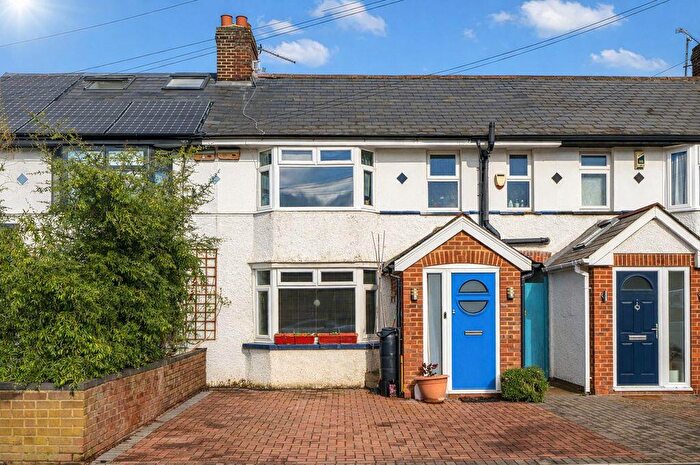 3 Bedroom Semi Detached House For Sale In Lytton Road, Oxford, OX4