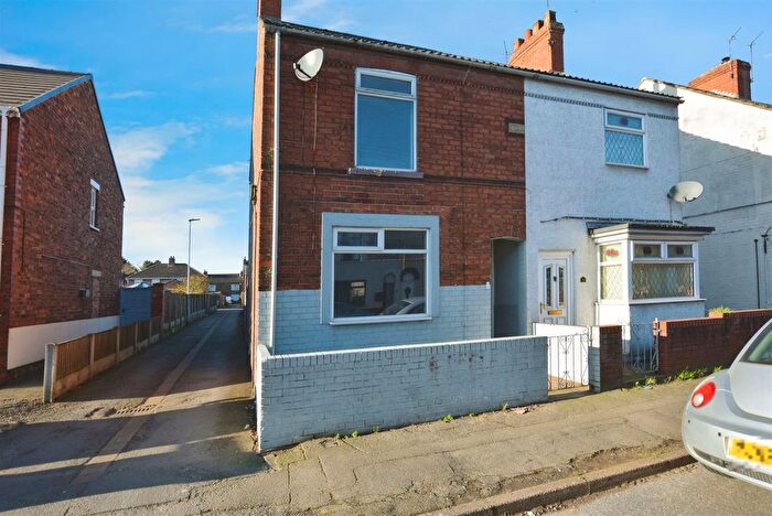 2 Bedroom Semi Detached House For Sale In North Parade, Scunthorpe, DN16