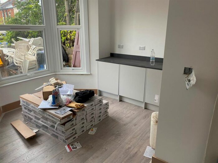 Studio To Rent In Ardgowan Road, London, SE6