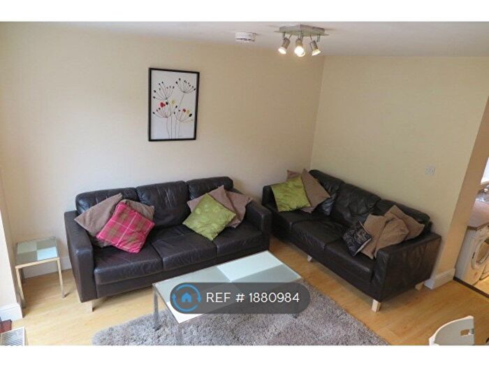 5 Bedroom Terraced House To Rent In Somerset Road, Southampton, SO17