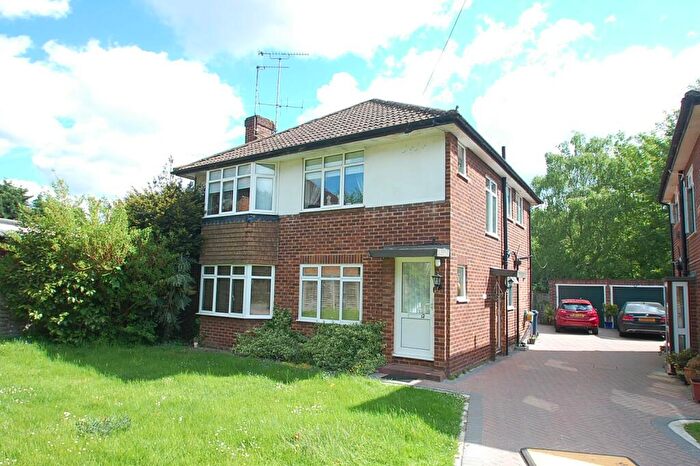 2 Bedroom Apartment To Rent In Hither Meadow, Chalfont St Peter, Buckinghamshire, SL9