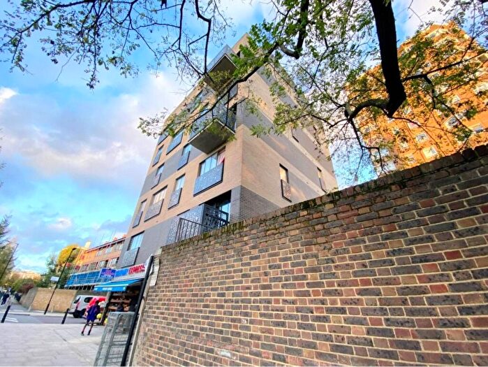 3 Bedroom Flat To Rent In Hitchcock House, Pitfield Street, London, N1
