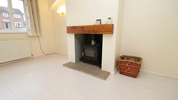 2 Bedroom Detached Bungalow For Sale In Sandalwood Rise, Swinton, Mexborough, S64
