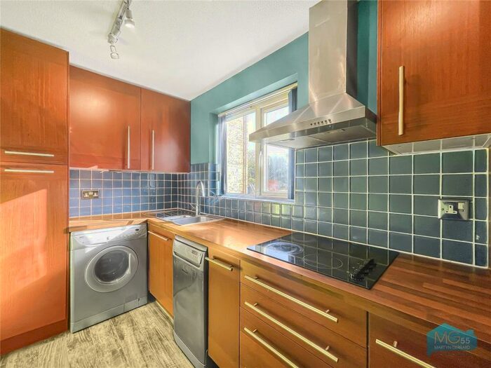 2 Bedroom Apartment To Rent In New Ash Close, East Finchley, London, N2