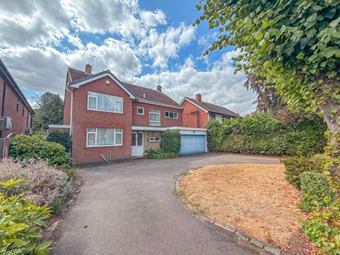 4 Bedroom Detached House For Sale In Lutterworth Road, Nuneaton, CV11