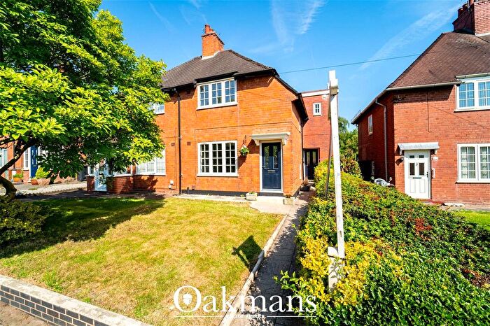 3 Bedroom Semi Detached House For Sale In Hay Green Lane, Birmingham, West Midlands, B30
