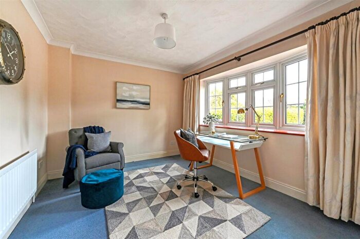 4 Bedroom Detached House For Sale In Swanwick Lane, Swanwick, Southampton, SO31