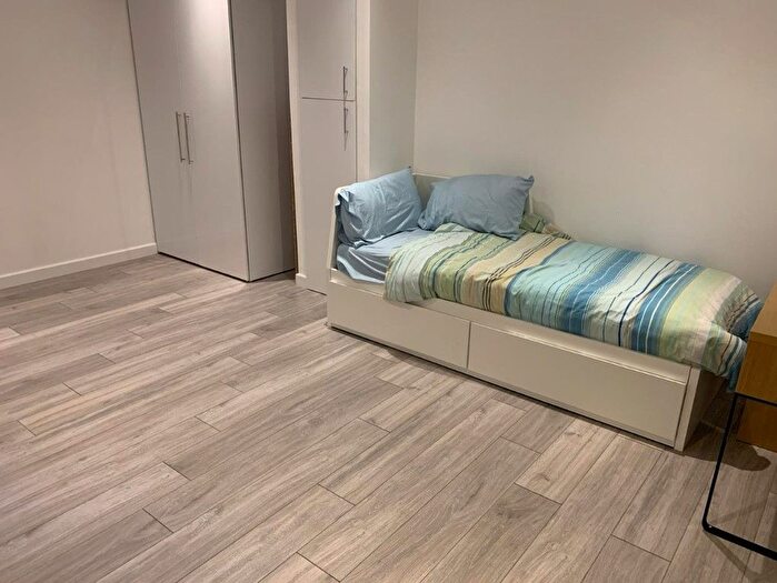 Studio To Rent In Oulton Way, Watford, Hertfordshire, WD19