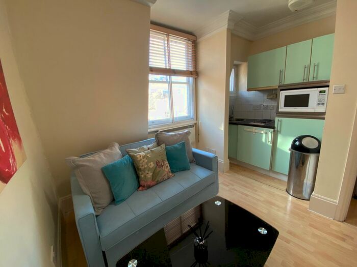 1 Bedroom Flat To Rent In White Horse Street, London, W1J