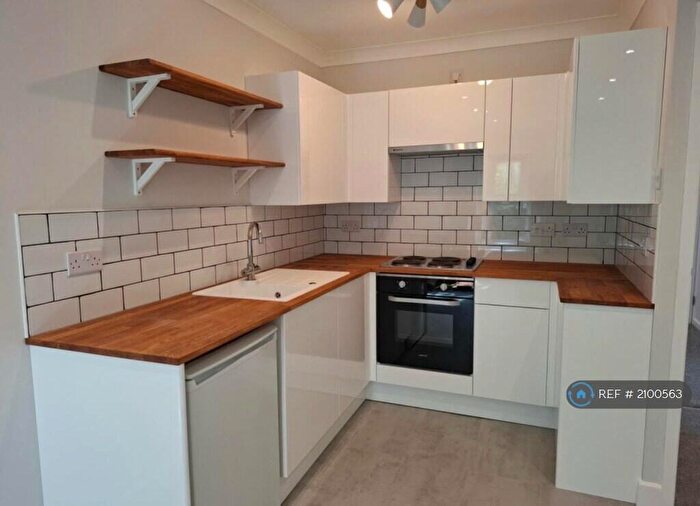 2 Bedroom Maisonette To Rent In Mayfield Road, Camberley, GU15