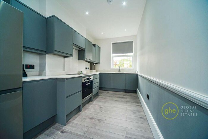 3 Bedroom Maisonette To Rent In Lordship Lane, Dulwich, London, SE22