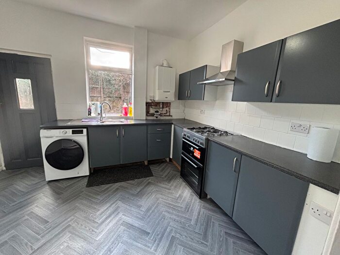 3 Bedroom Semi-Detached House To Rent In Sherwood Crescent, Rotherham, S60