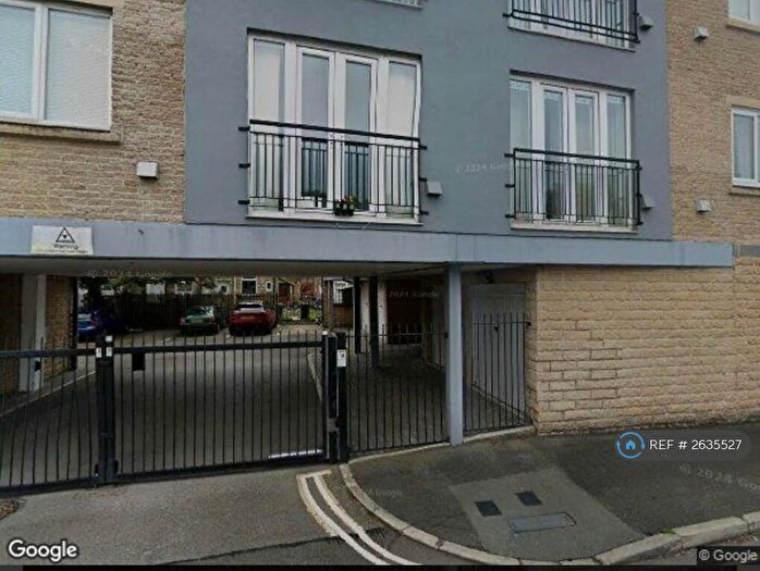 2 Bedroom Flat To Rent In Garden Court, Ramsbottom, Bury, BL0