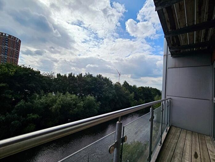 2 Bedroom Apartment To Rent In Whitehall Quay Whitehall Road Leeds, LS1
