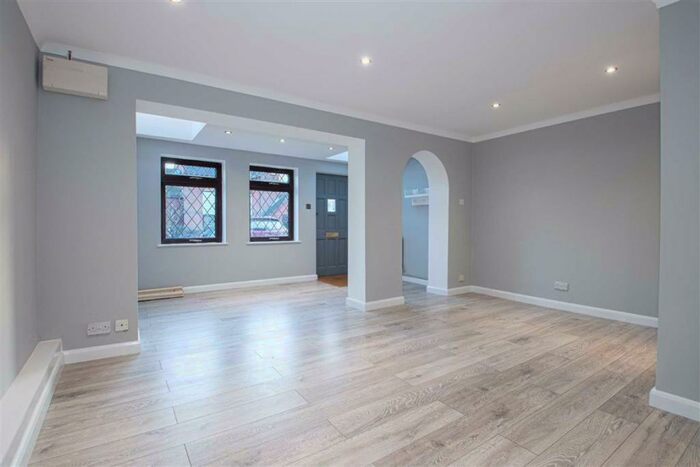 3 Bedroom Town House To Rent In Silicon Court, Shenley Lodge, Milton Keynes, MK5