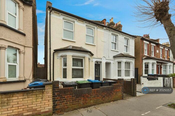 4 Bedroom Semi-Detached House To Rent In Davidson Road, East Croydon, CR0