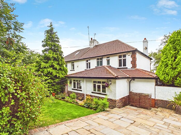 4 Bedroom Semi-detached House For Sale In Grange Drive, Eccleston Hill, St Helens, WA10