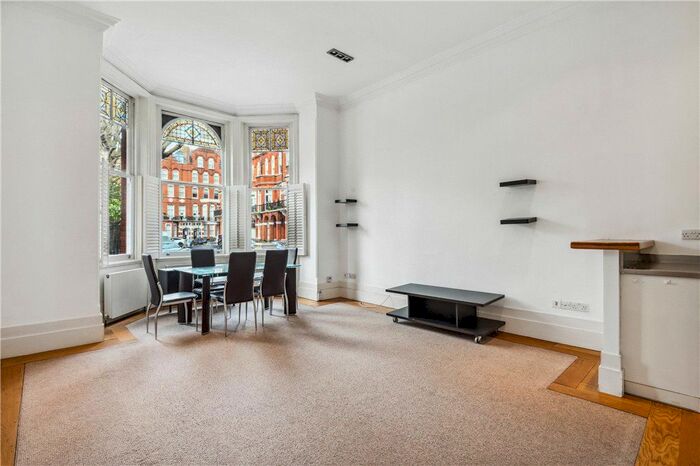 2 Bedroom Flat To Rent In Barkston Gardens, Earl's Court, London, SW5