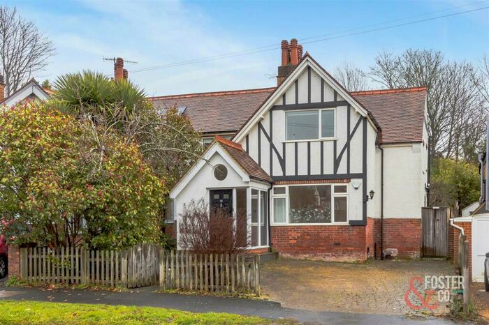 4 Bedroom Semi-Detached House To Rent In Valley Drive, Brighton, BN1