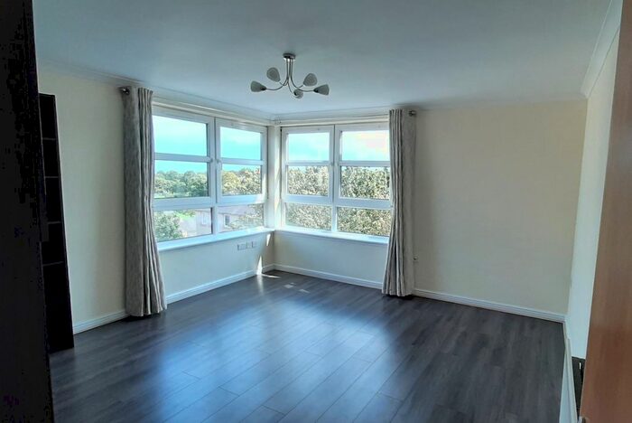 2 Bedroom Flat To Rent In Loaning Road, Restalrig, Edinburgh, EH7