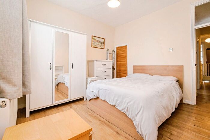 2 Bedroom Flat For Sale In Caulfield Road, East Ham, London, E6
