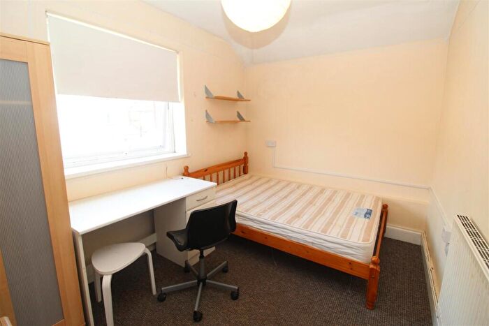 1 Bedroom Private Hall To Rent In Ruthin Gardens, Cathays, Cardiff, CF24