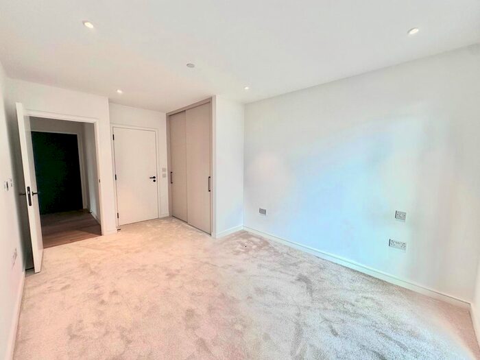 2 Bedroom Flat To Rent In Randolph Road, Southall, UB1