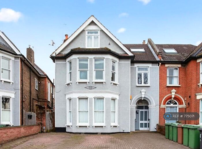 2 Bedroom Flat To Rent In Canadian Avenue, London, SE6
