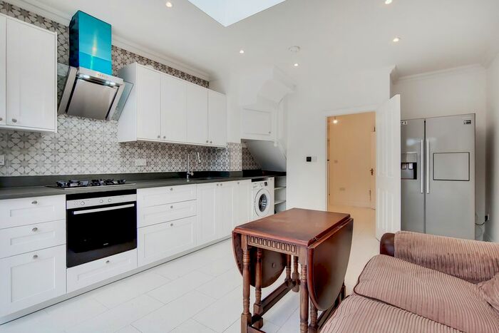 3 Bedroom Property To Rent In Northborough Road, London, SW16