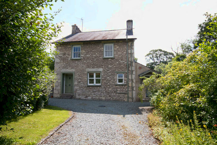 4 Bedroom Cottage To Rent In Beetham Road, Milnthorpe, LA7