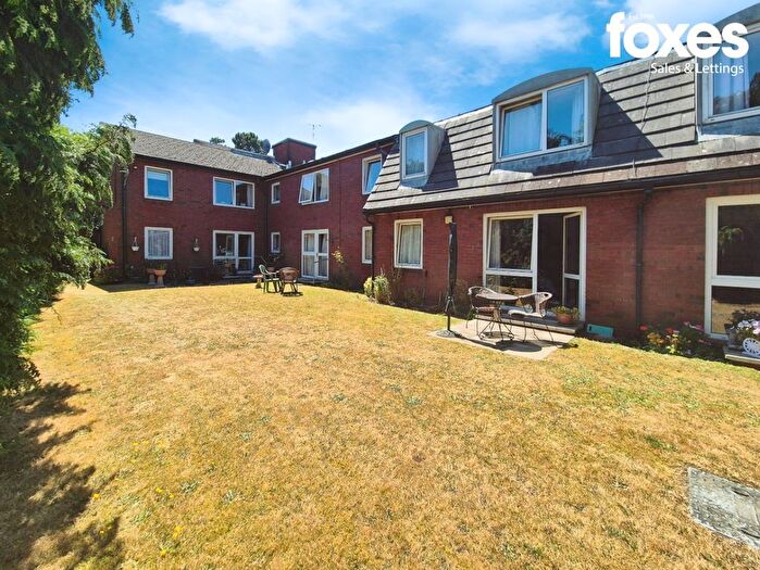 1 Bedroom Flat To Rent In Homelands House, Ringwood Road, Ferndown, Dorset, BH22