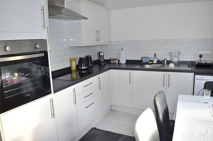 3 Bedroom Maisonette To Rent In Onslow Gardens, Wallington, SM6