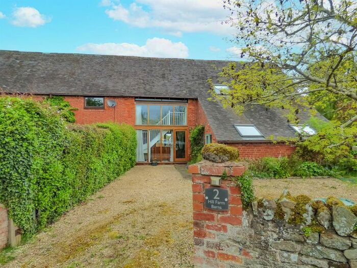 4 Bedroom Barn Conversion For Sale In Hill Farm Barns, Dingle Road, Leigh, Worcester, WR6