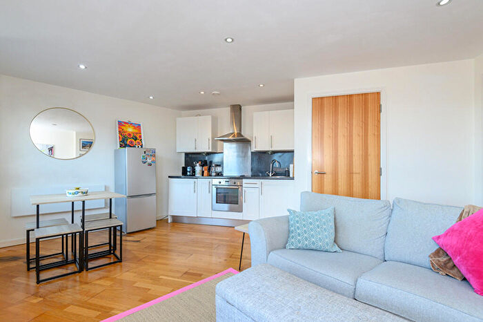1 Bedroom Apartment For Sale In Gateway West, East Street, LS9