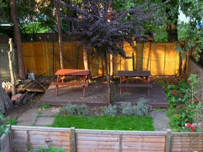 Flat To Rent In Stanley Gardens, Willesden Green, NW2